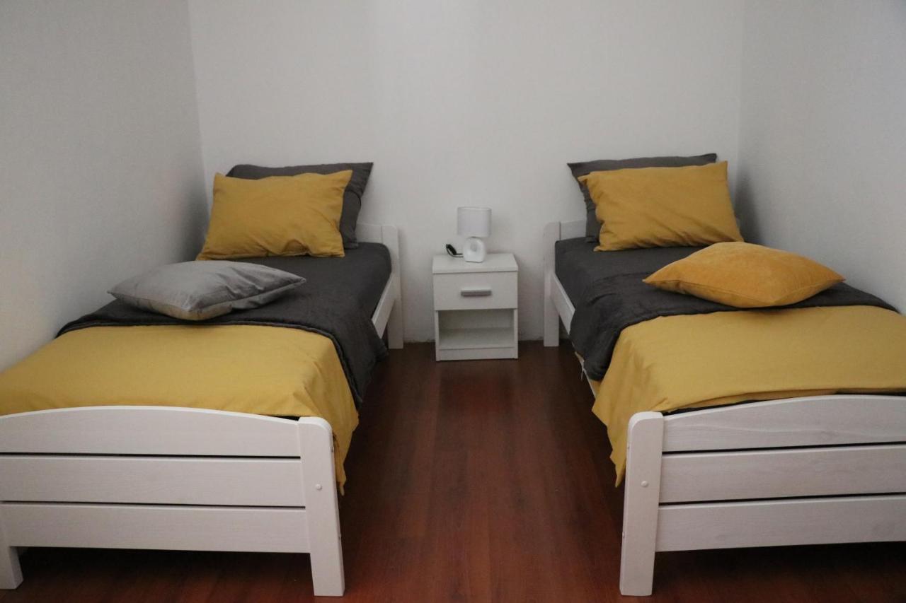 Nona Lili Apartment 이졸라 외부 사진